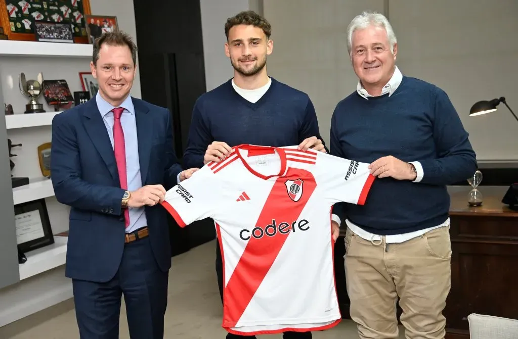 Boselli firmó su contrato con River este martes.