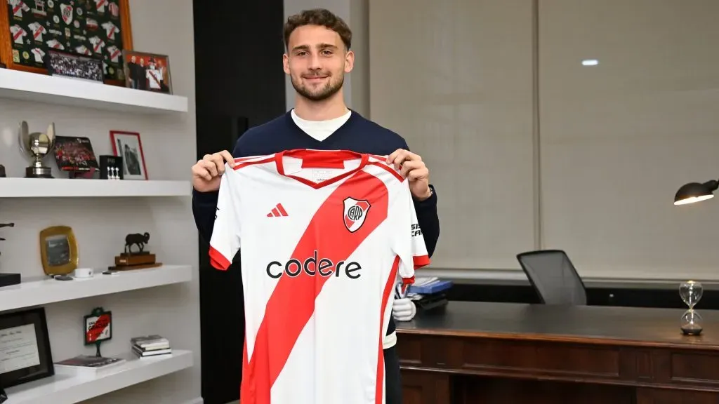 El uruguayo firmó su contrato hasta diciembre del 2026.