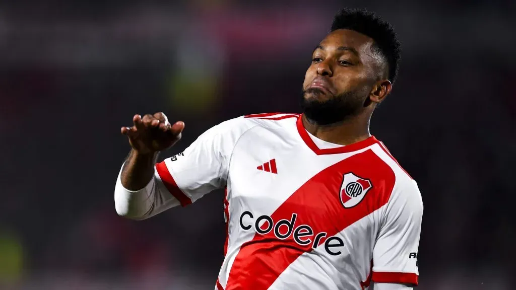 Borja marcó un doblete ante Arsenal.