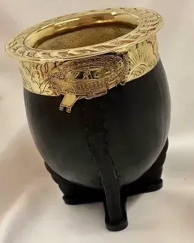 Así es el mate que River le regaló a Lionel Messi.