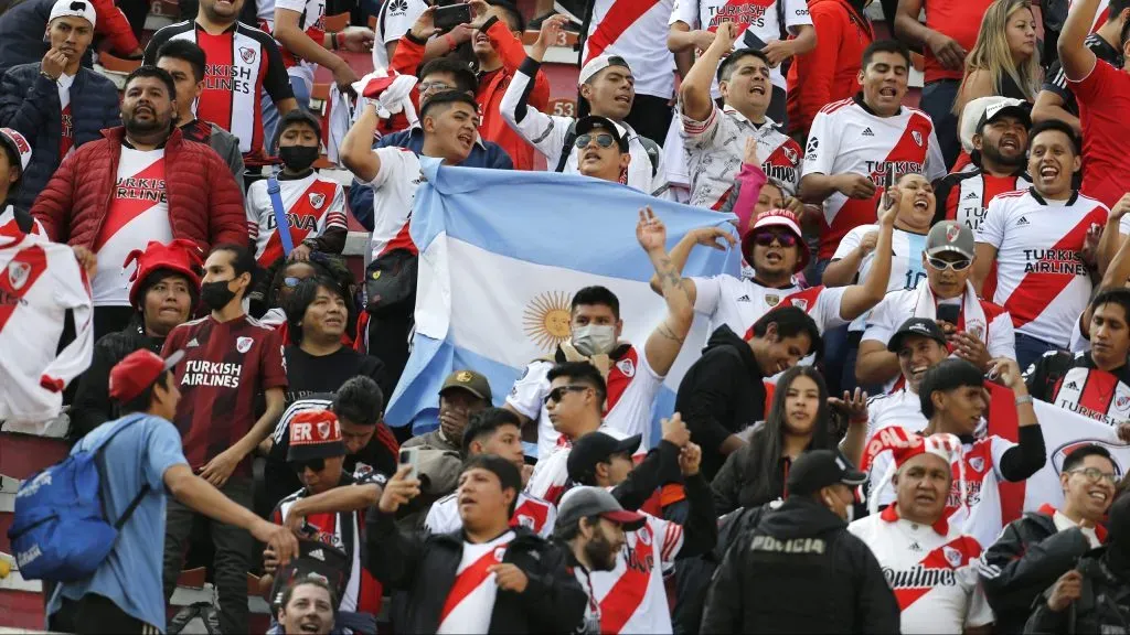 Los hinchas de river no podrán ir a ver el partido vs Colo Colo