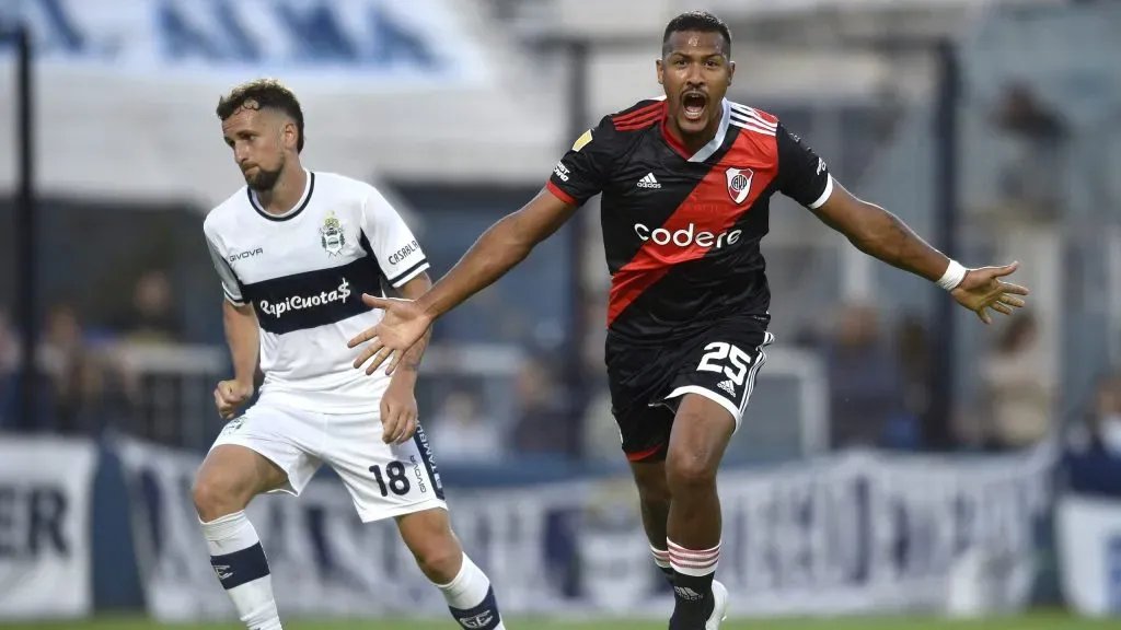 Salomón Rondón marcó el segundo gol de River ante Gimnasia. (Foto: Getty).