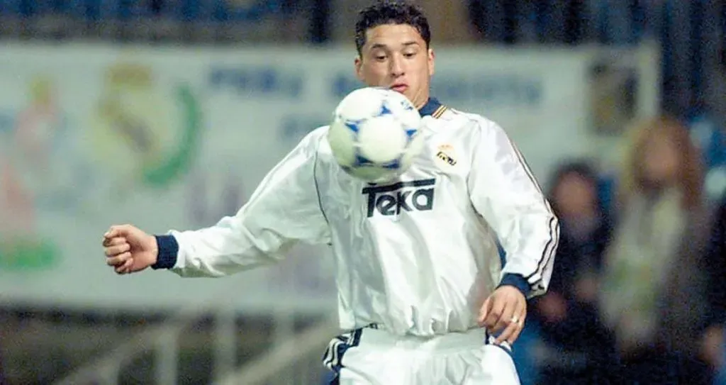 Rolando Zárate con la camiseta de Real Madrid.