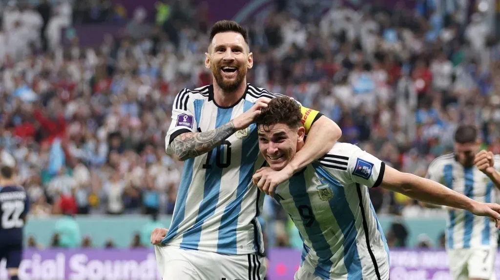 El festejo de Lionel Messi y Julián Álvarez en la última Copa del Mundo disputada en Qatar. (Foto: Getty)