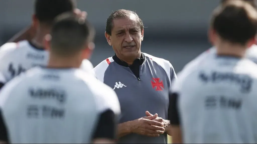 El Pelado va por el milagro en Vasco da Gama (Foto: Getty)