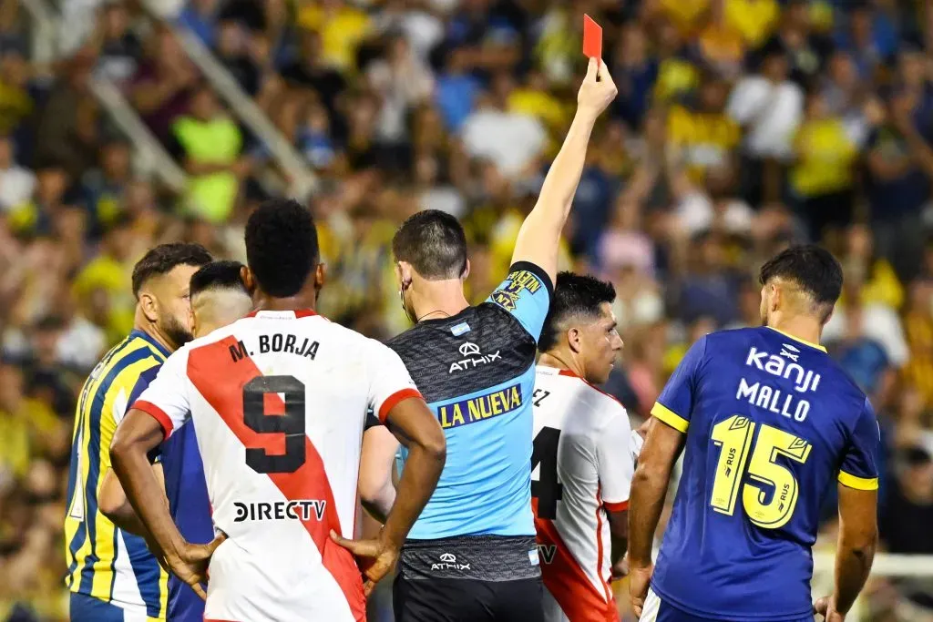 Enzo Pérez se fue expulsado en River. (Foto: Getty).