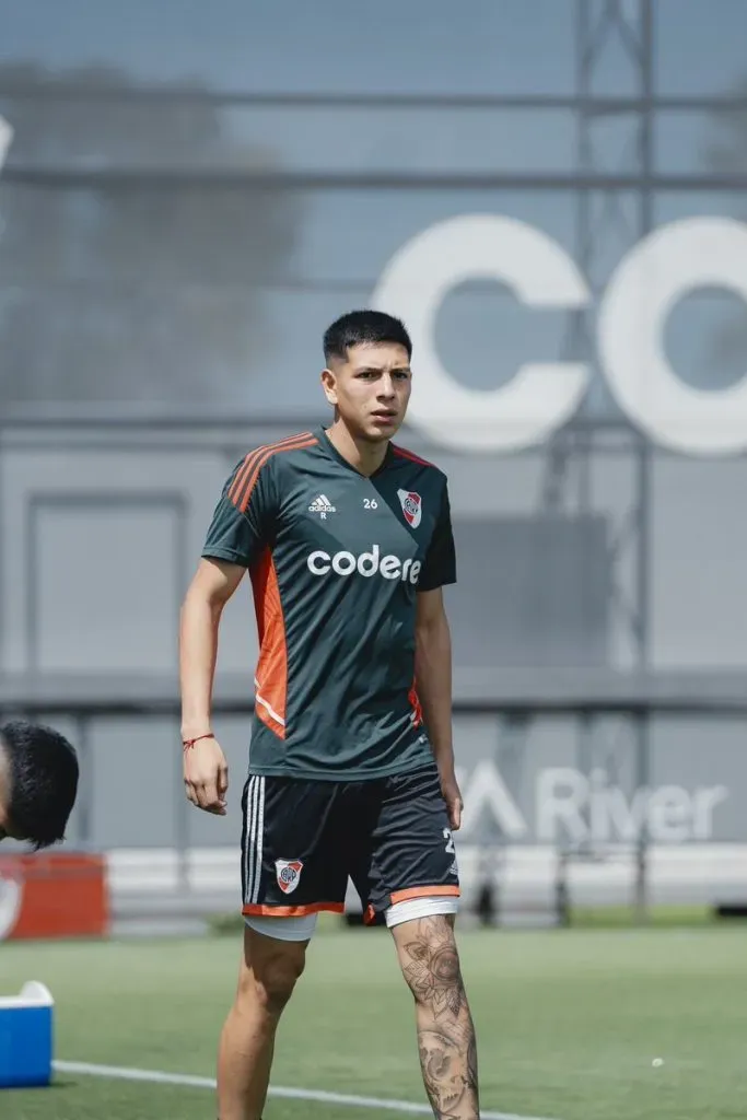 Tobías Leiva, el juvenil que debutó en Chile y se sumó a los últimos entrenamientos.