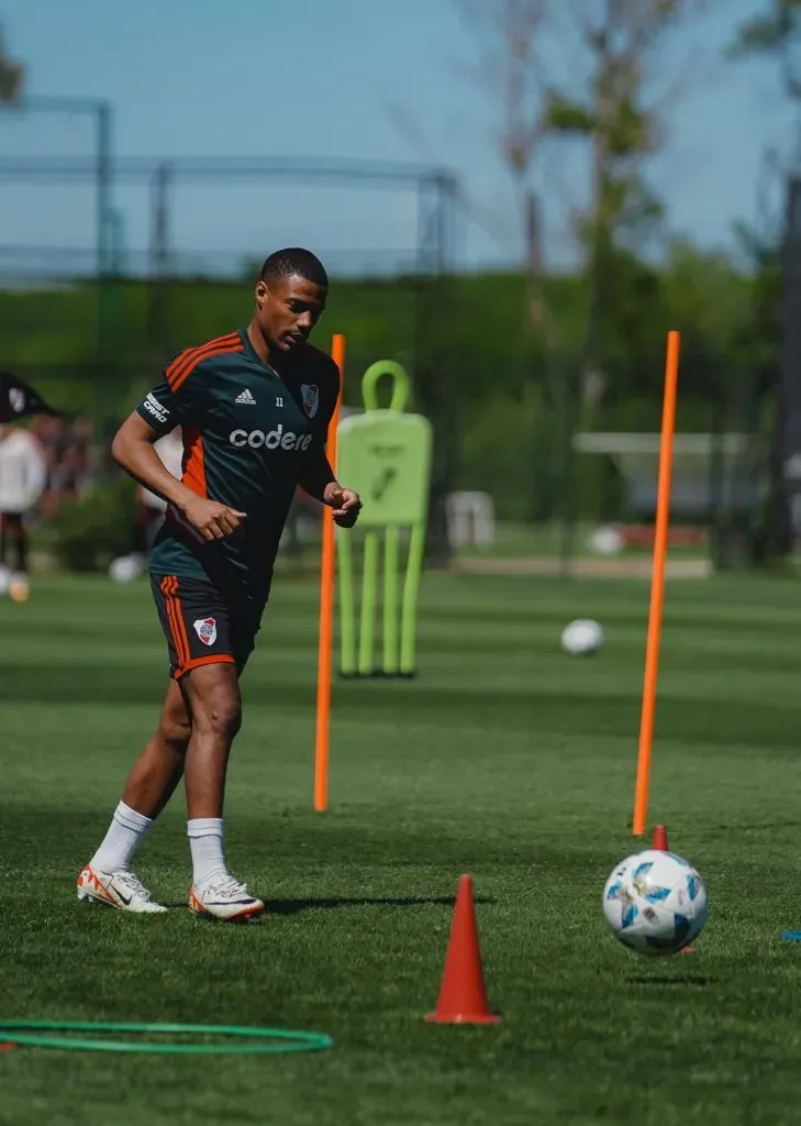 Gran noticia para Demichelis: De La Cruz se reintegró a los entrenamientos (Foto: Prensa River)