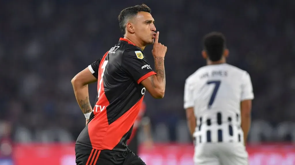 Suárez durante su gol a Talleres. (Getty)