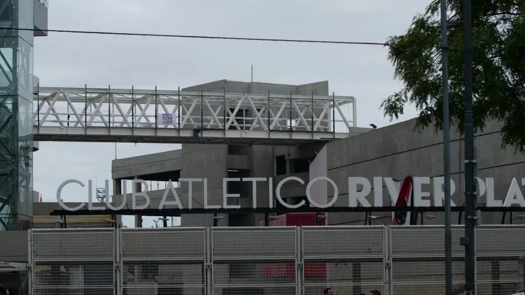 Así es el nuevo puente peatonal del Monumental (La Página Millonaria)