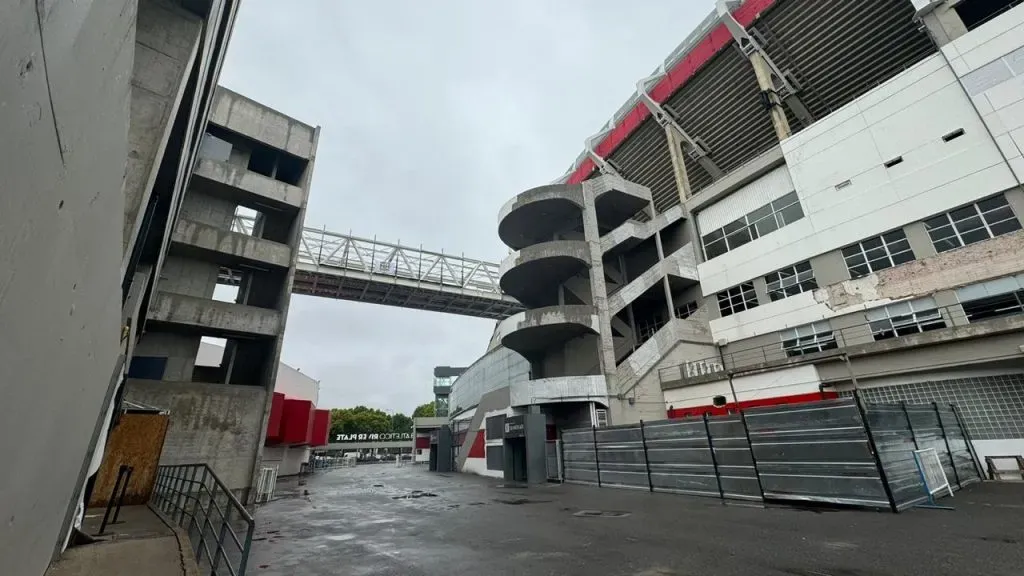 Así es el nuevo puente peatonal del Monumental (La Página Millonaria)