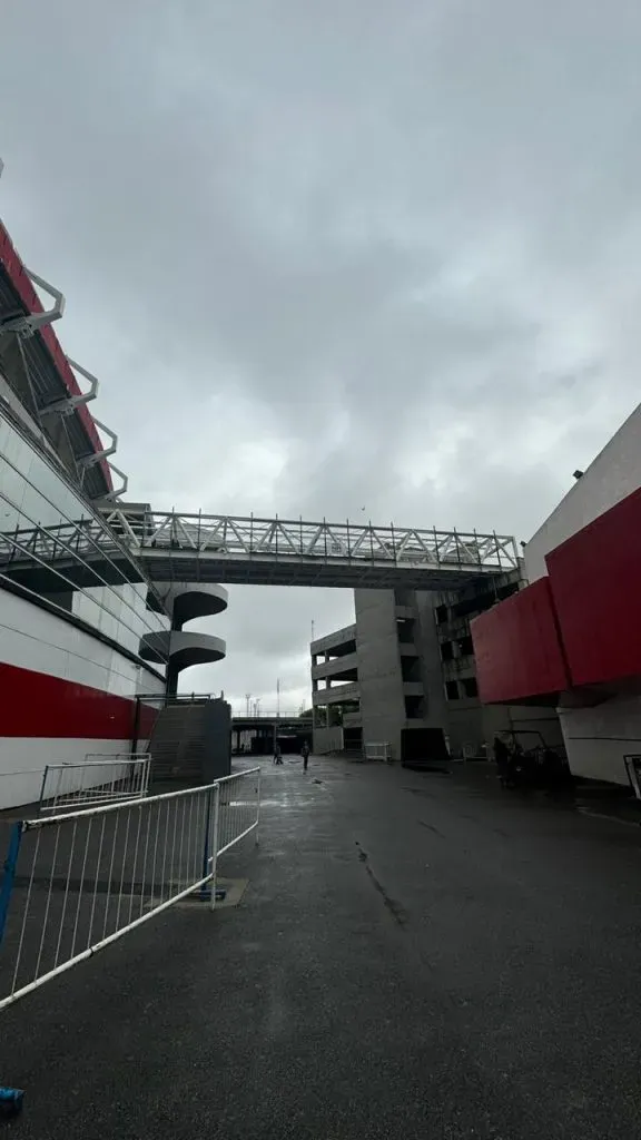 Así es el nuevo puente peatonal del Monumental (La Página Millonaria)