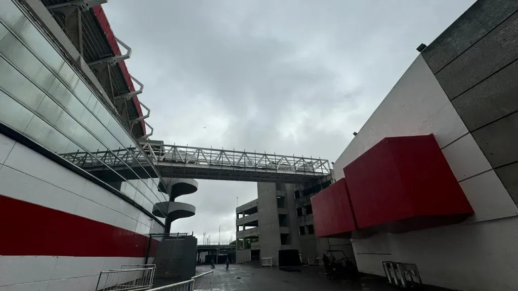 Así es el nuevo puente peatonal del Monumental (La Página Millonaria)