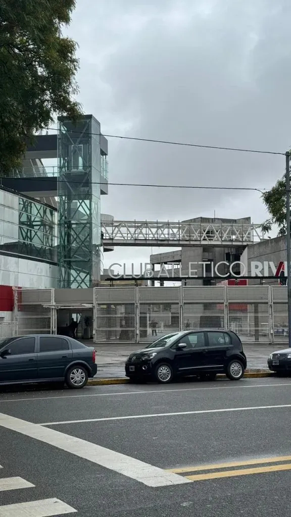 Así es el nuevo puente peatonal del Monumental (La Página Millonaria)