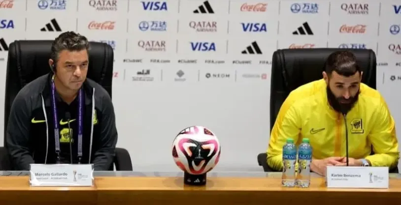 El Muñeco y Benzema, presentes en la coferencia prensa antes del debut en el Mundial de Clubes (Foto: FIFA)
