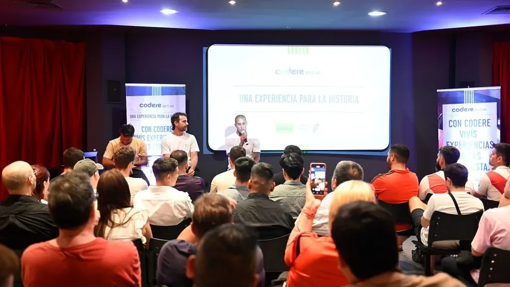 Los hinchas y los ídolos, mano a mano.