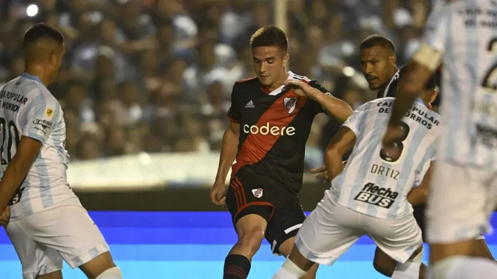 Agustín Palavecino podría irse en el próximo mercado de pases y además de la propuesta de San Lorenzo hay clubes de afuera que lo siguen.