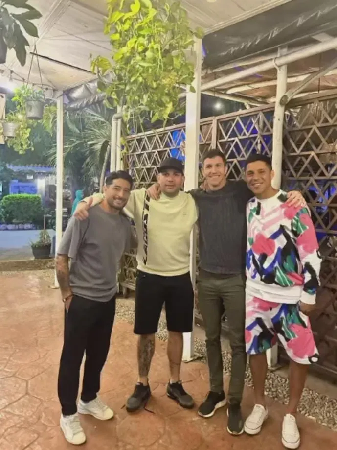 Enzo, Casco, y Nacho, en una juntada de héroes de Madrid.