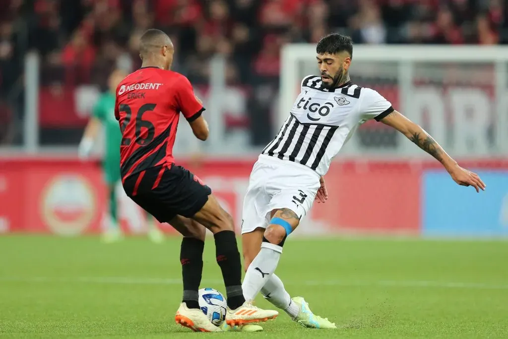 Barboza juega en Libertad de Paraguay. (Foto: Getty).