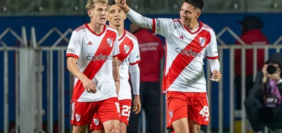 Tobías Leiva, debut y gol en el amistoso en Chile.