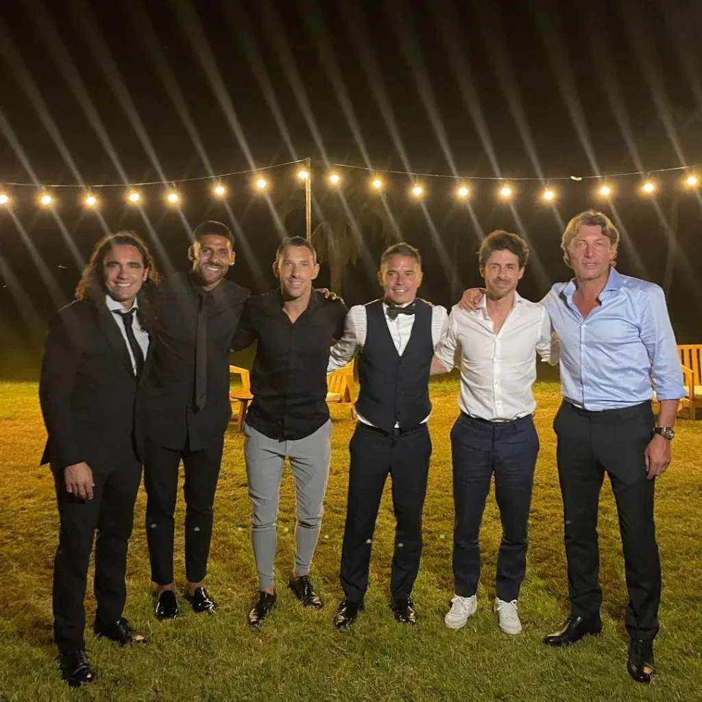 Javier Saviola se casó con Romanela Amato e invitó a su boda a Juan Pablo Sorín, Pablo Aimar, Gabriel Heinze, Maximiliano Rodríguez y Franco Jara, entre otros ex futbolistas.