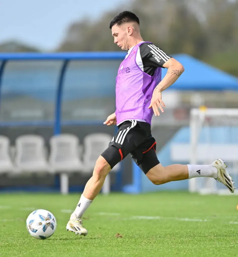 Franco Mastantuono en los entrenamientos de River. (Foto: Prensa River).