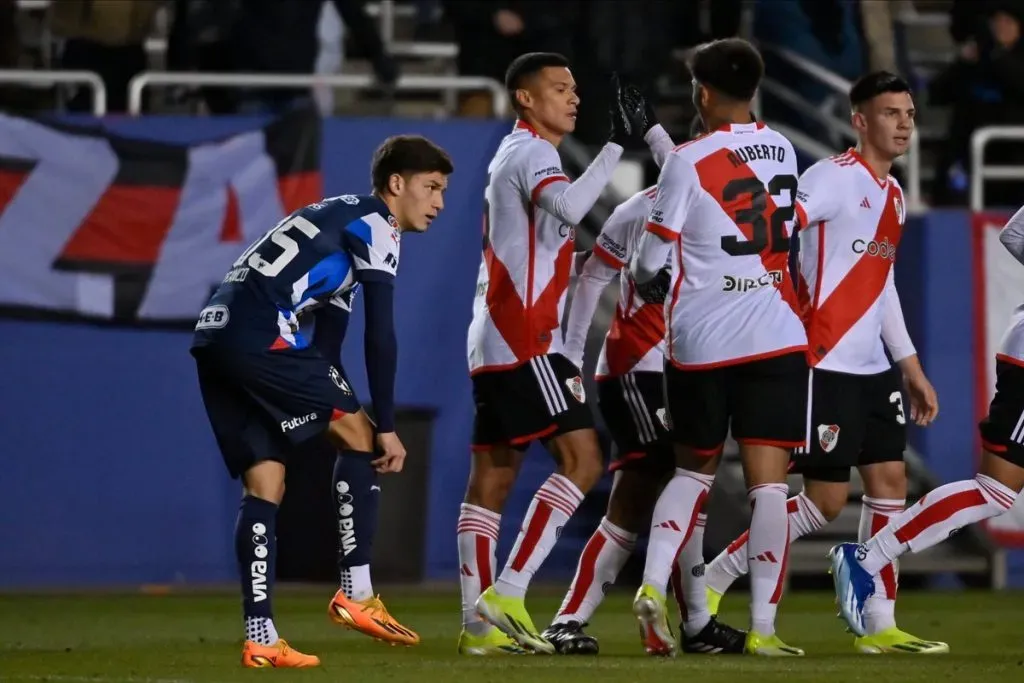 El golazo de Andrés Herrera para empatar el partido sobre el final. (Prensa River)
