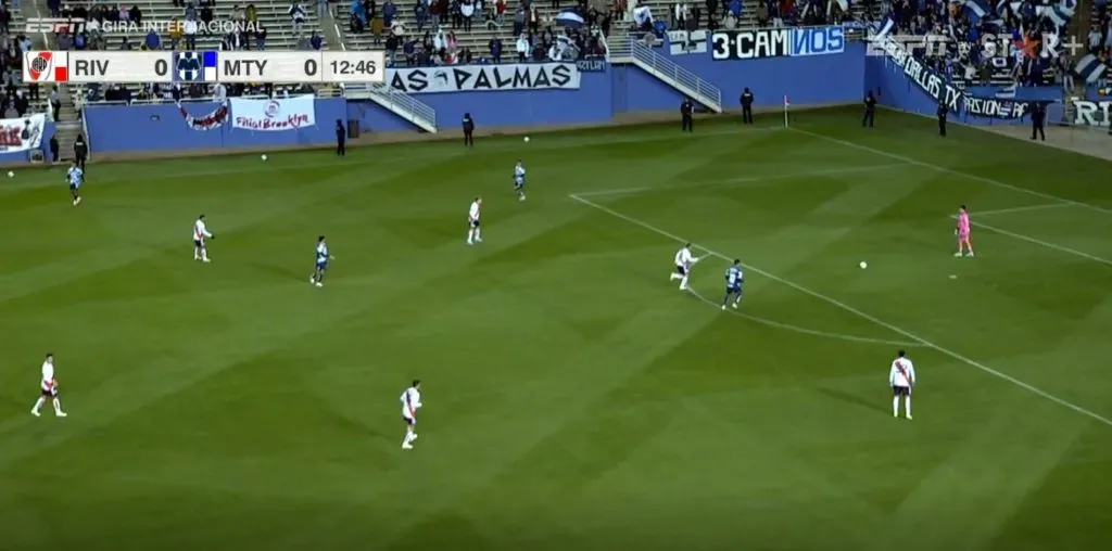 4-3-1-2 que de a ratos podía transformarse en un 4-1-3-2. Así jugó River ante Monterrey.