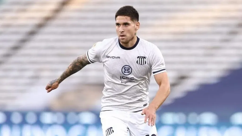 Villagra se entrena diferenciado en Talleres.