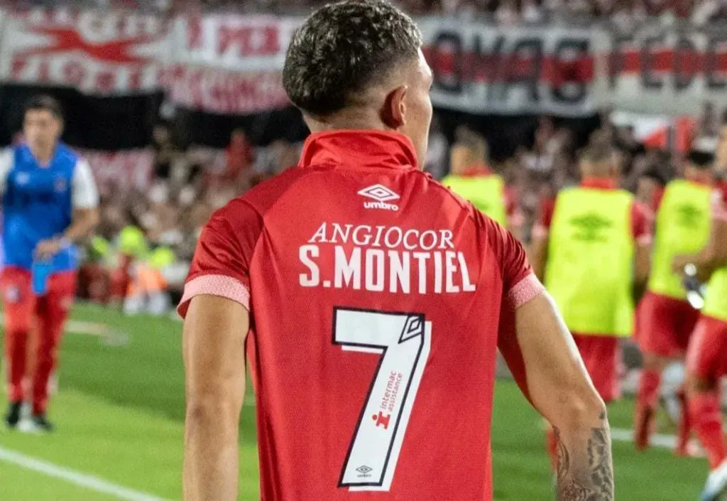Santiago Montiel surgió de la cantera de River.