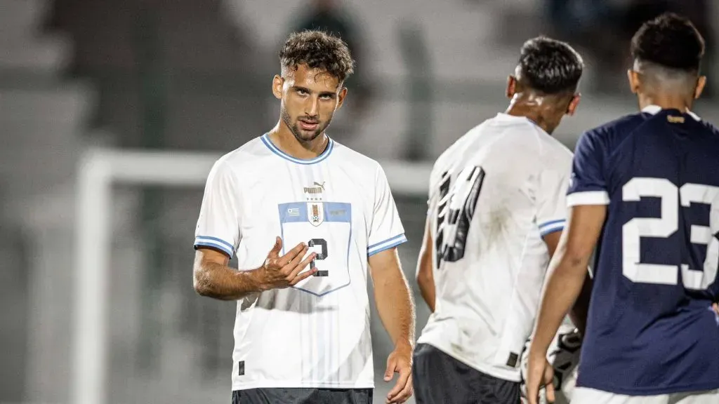 Boselli no suma minutos en Uruguay y podría volver antes de tiempo.