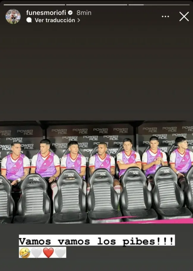 Ramiro Funes Mori bromeó con los juveniles del plantel. (Foto: Instagram Ramiro Funes Mori).