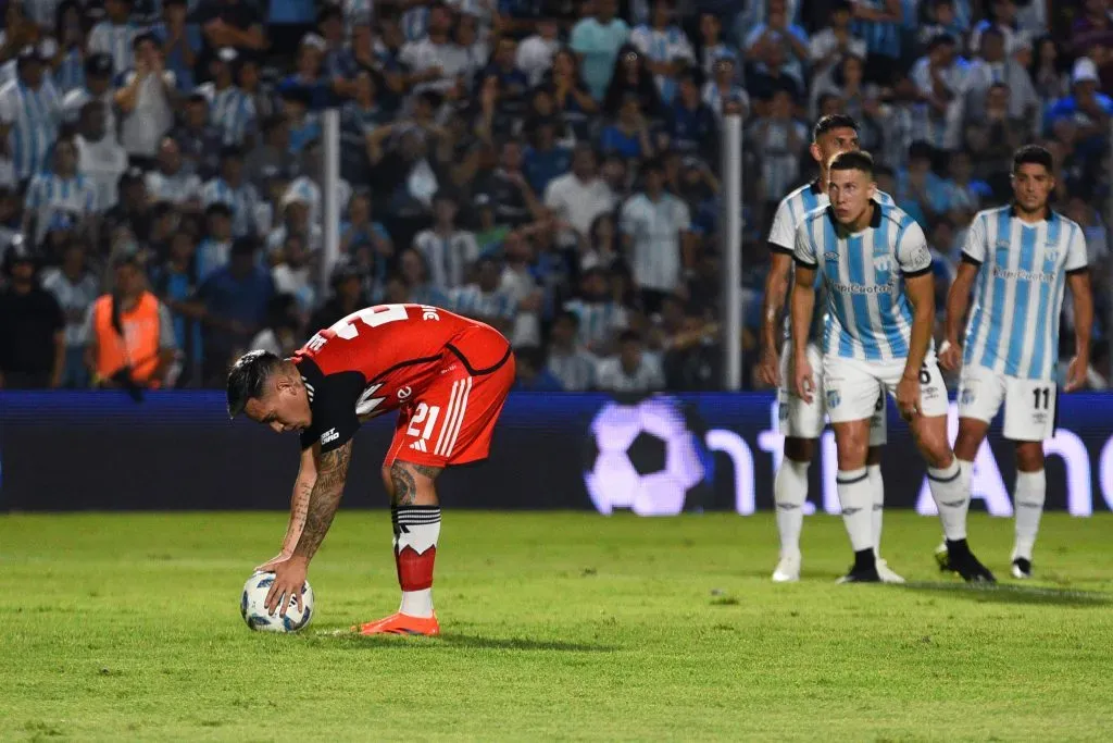 Barco erró dos penales ante Atlético Tucumán. (Foto: Getty).
