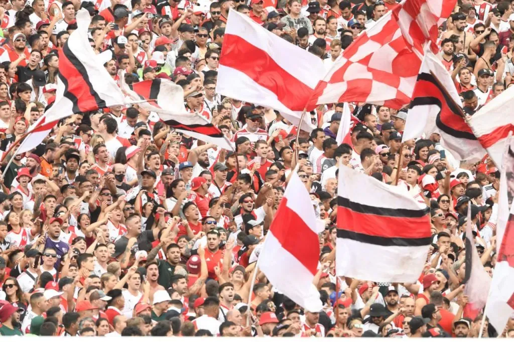 En River vs Independiente Rivadavia hubo un ambiente raro en el Monumental.