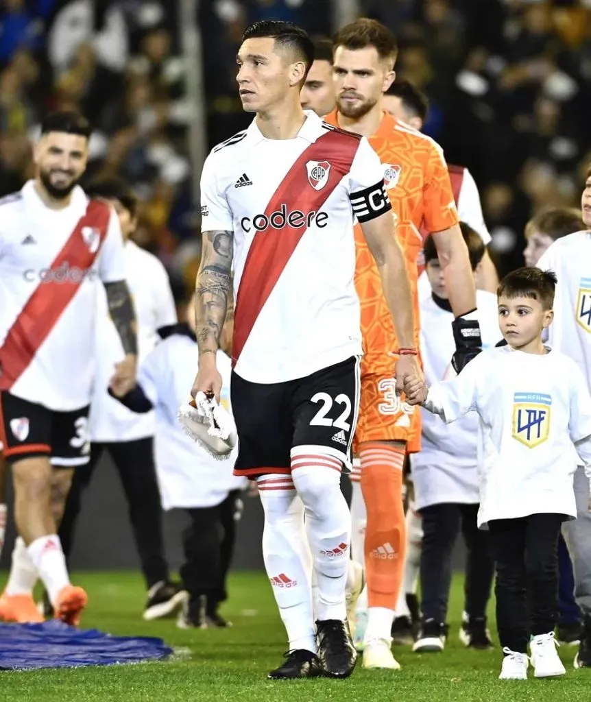 El Coloserá titular como volante central frente a Estudiantes.