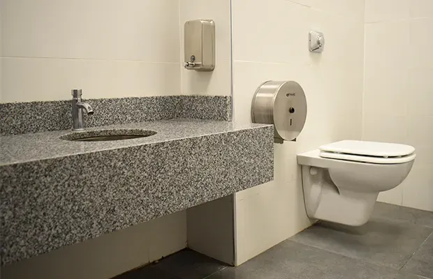 Las tribunas populares inferiores Sívori y Centenario del estadio Monumental contarán con baños renovados a partir del partido de la Copa de la Liga 2024 que River jugará con Rosario Central.