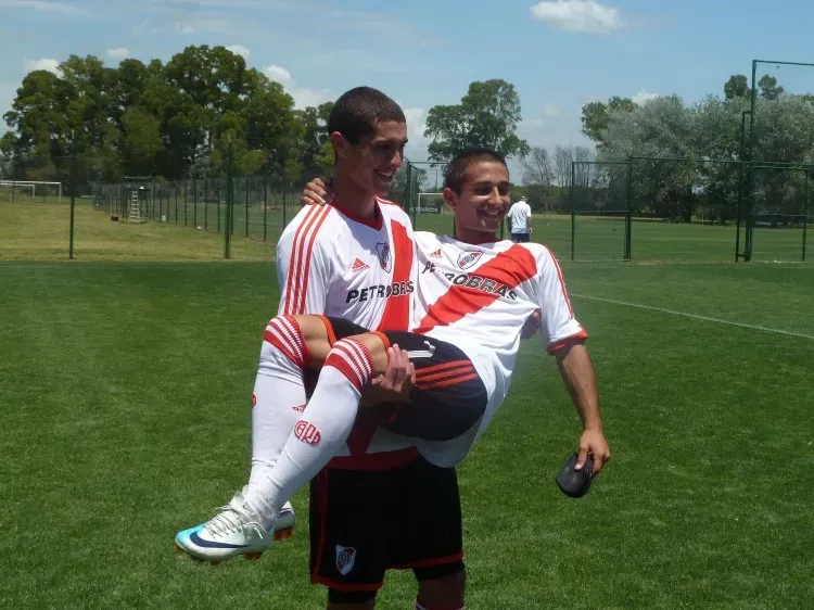 Leandro Garate y Ezequiel Aguirre, la dupla goleadora de la Cuarta División en 2012.