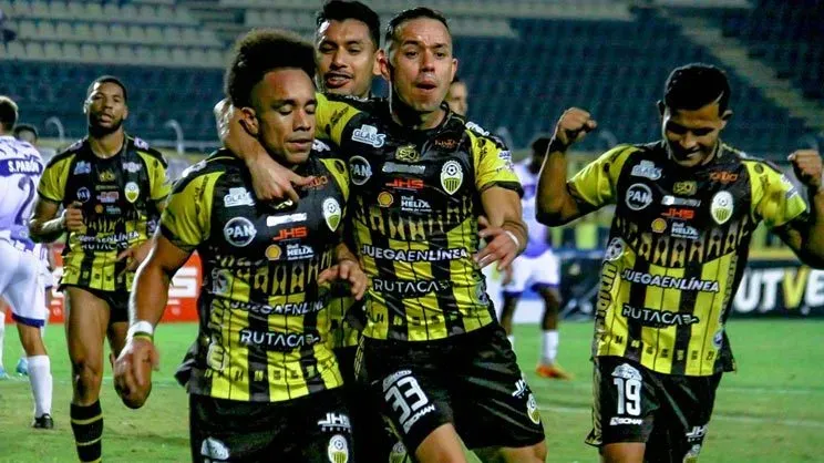 Deportivo Táchira venció a Metropolitanos y llega afilado contra River.