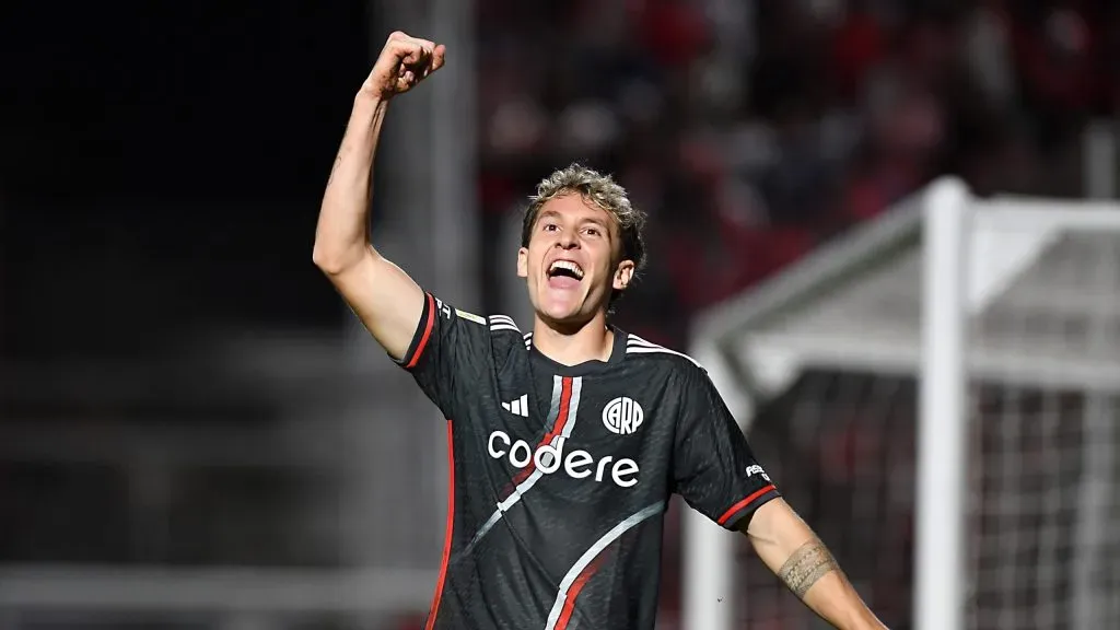 Facundo Colidio marcó tres goles ante Instituto.