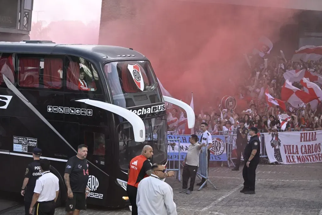 River junto a los hinchas. (LPM/Diego Haliasz)