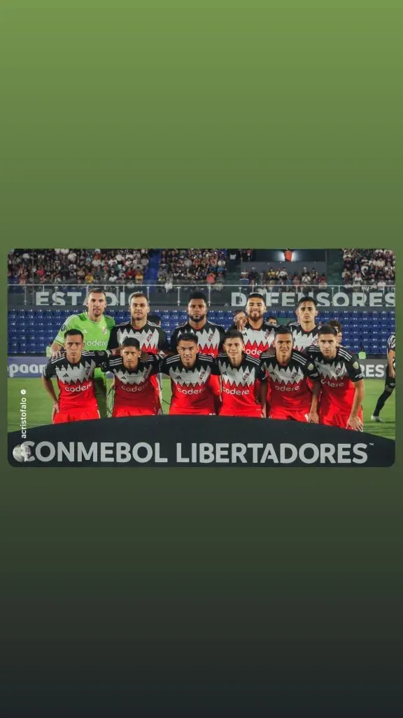 La publicación de Andrés Herrara en redes tras las críticas que recibe por su mal nivel en River. “Todos juntos”, parece decir (FOTO: Instagram/@andresherrera4) .