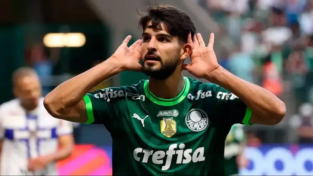 José Manuel López, el delantero apuntado por River.