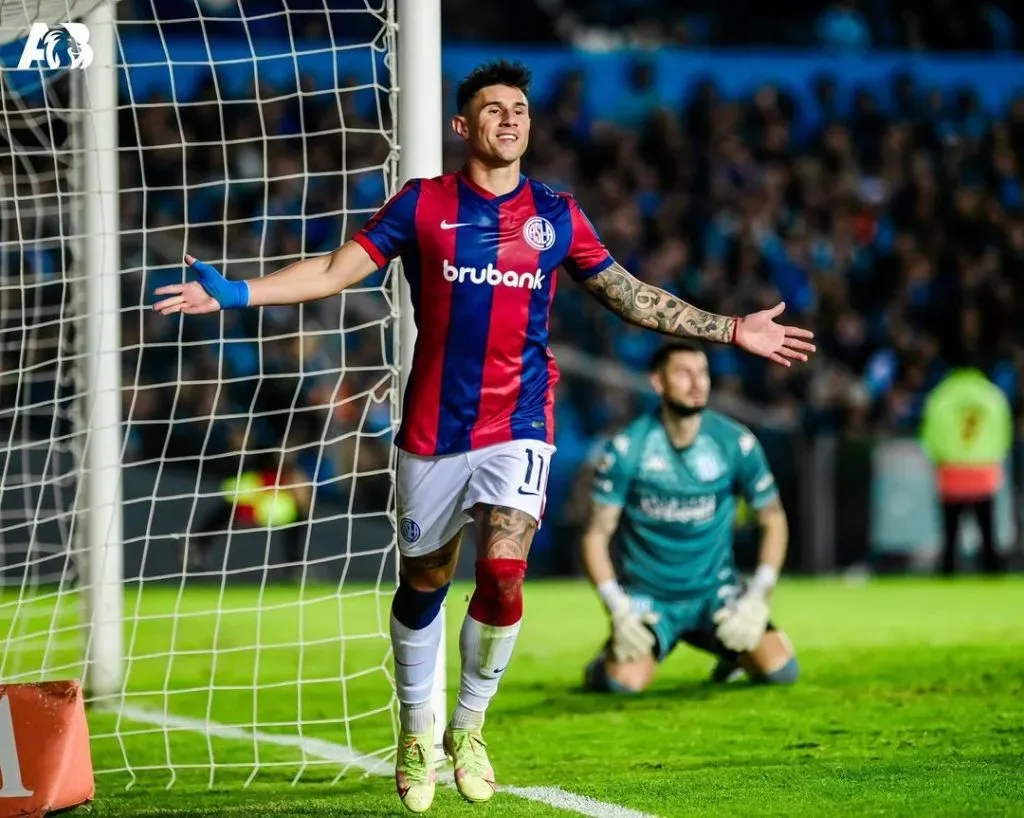 Adam Bareiro se acerca a River muy de a poco.