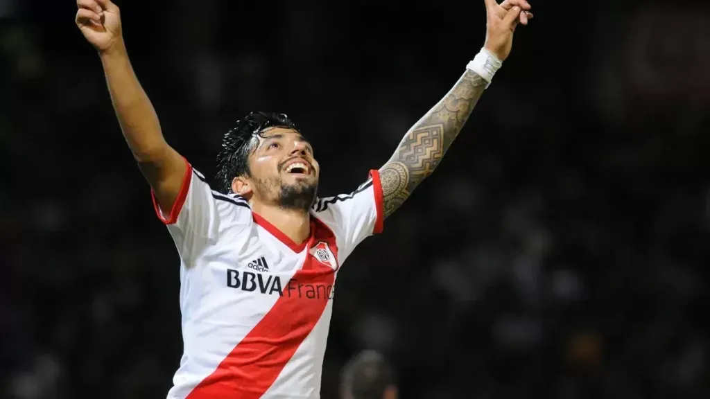 Un gol en 13 partidos para el Rayo Menseguez en River.