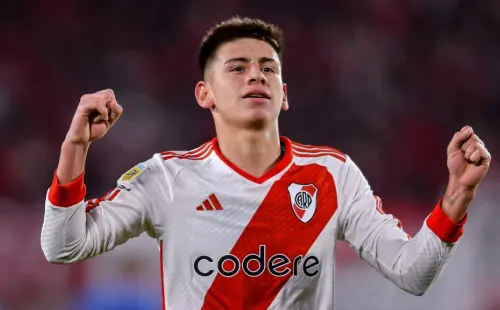 Echeverri volverá en agosto a River.