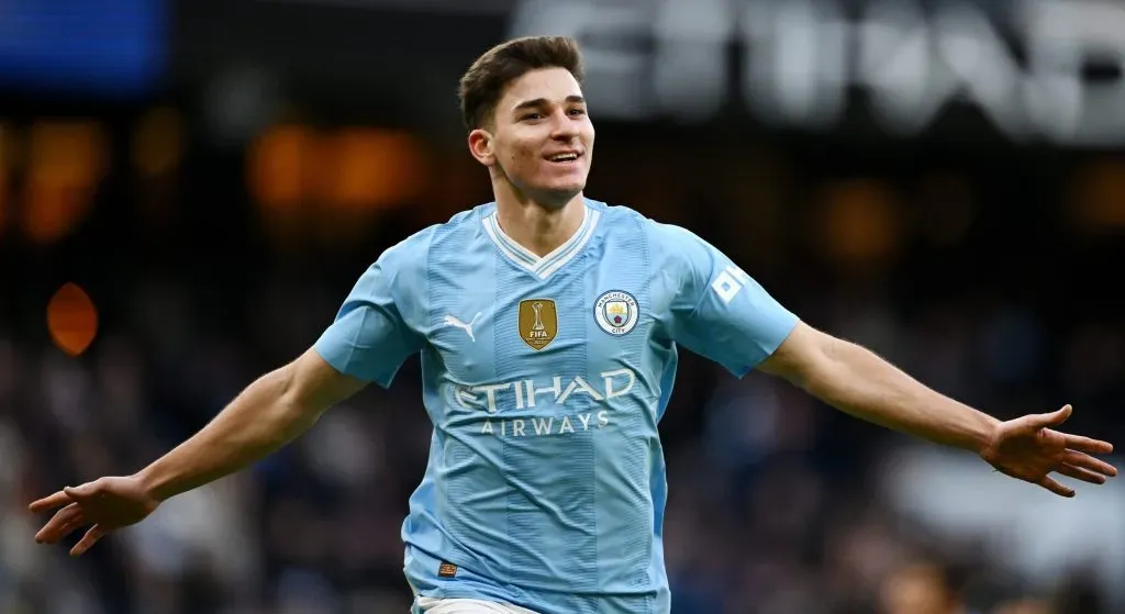 Julián Álvarez podría irse de Manchester City y son varios los clubes que lo quieren.