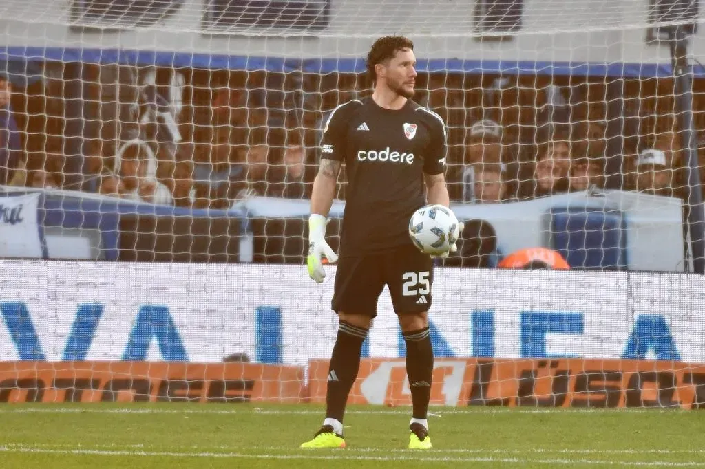 Jeremías Ledesma, el mejor de River en La Plata.