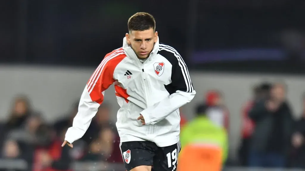 Echeverri tiene chances de meterse en el 11 de River.