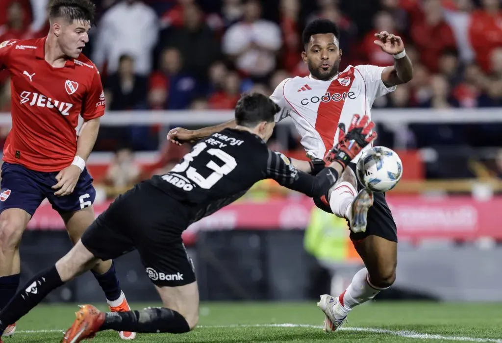 Borja no pudo gravitar ayer ante Independiente. Foto. Imago.