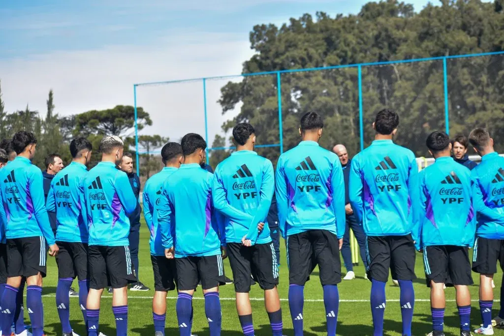 La Selección Sub 17 entrenó en Ezeiza este lunes al mando de Diego Placente. (AFA)